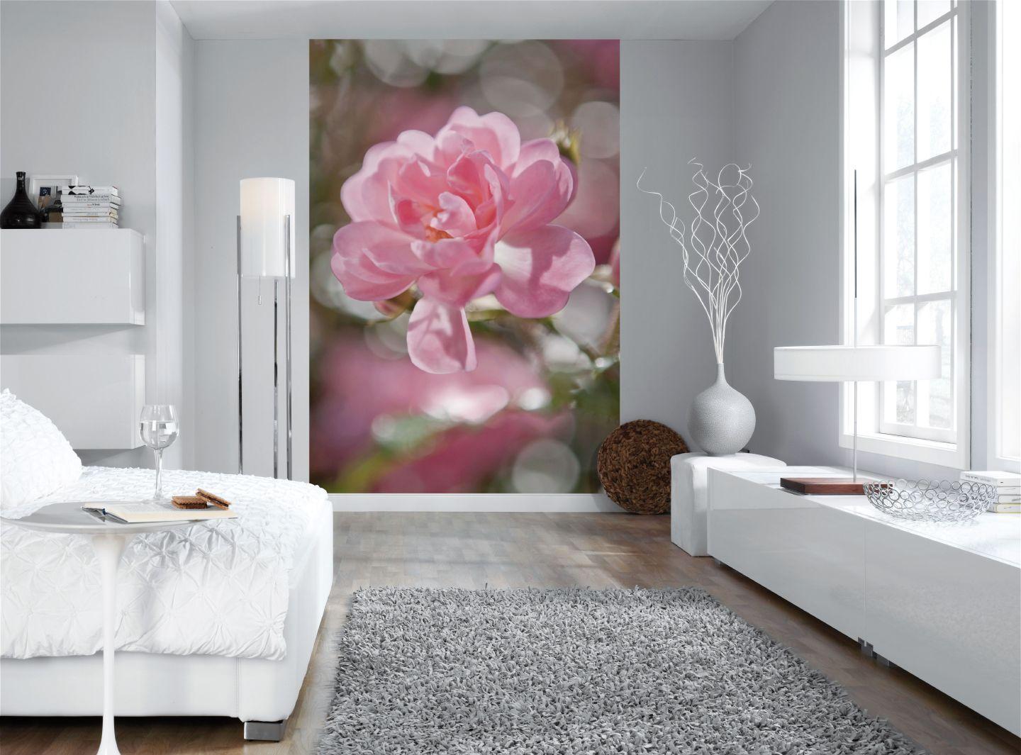 Фотообои с розой в спальне
