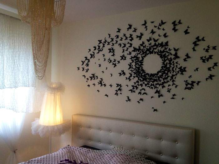 Декор бабочками на стене своими руками - фото в спальне