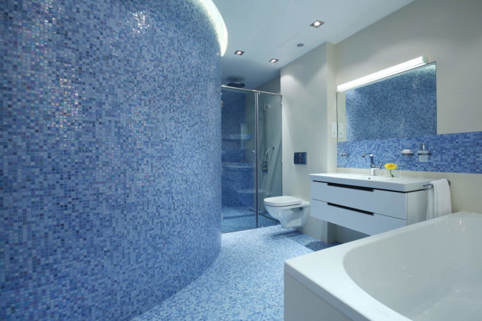 голубая мозаика в интерьере ванной