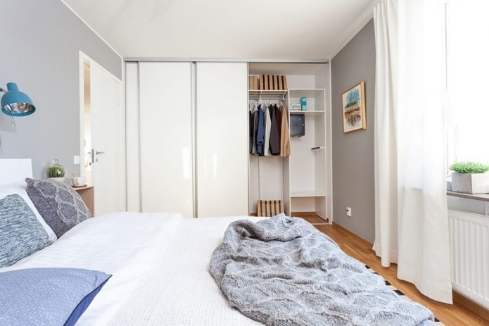 шкаф-купе в интерьере спальни в скандинавском стиле