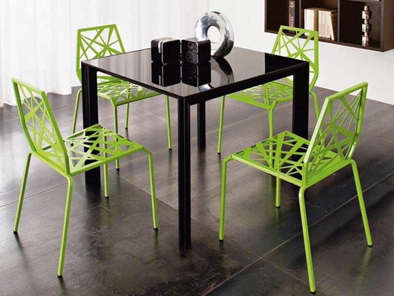 Обеденная группа в современном стиле с зелеными стульями