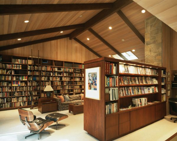 Домашняя библиотека, которая охватывает минимализм в целом