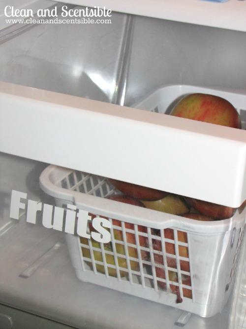 Lots of tips and tricks to help you organize your fridge and freezer! // via Clean and Scentsible #kitchenorganization