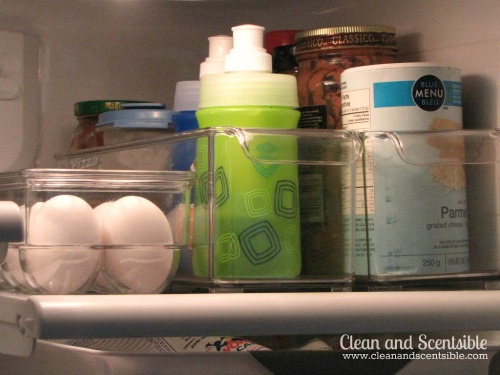 Lots of tips and tricks to organize your fridge and freezer!  // via Clean and Scentsible  #kitchenorganization